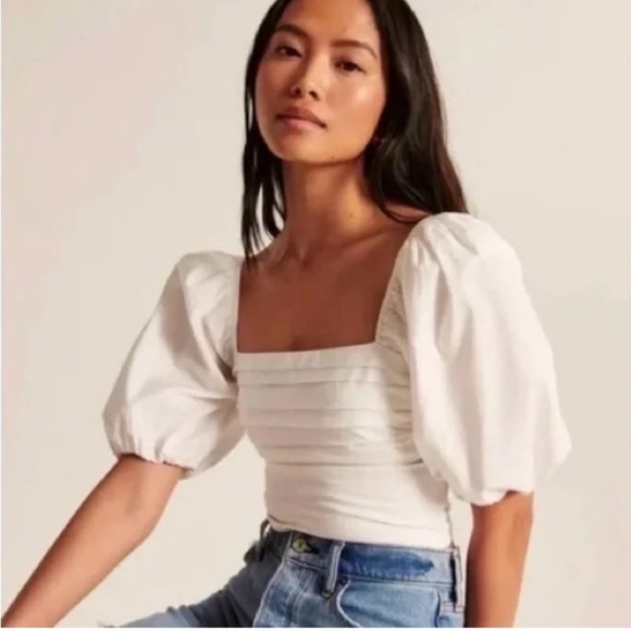 Abercrombie & Fitch Tops - Women's Abercrombie and fitch Cream white Puff Sleeve Top short sleeve
